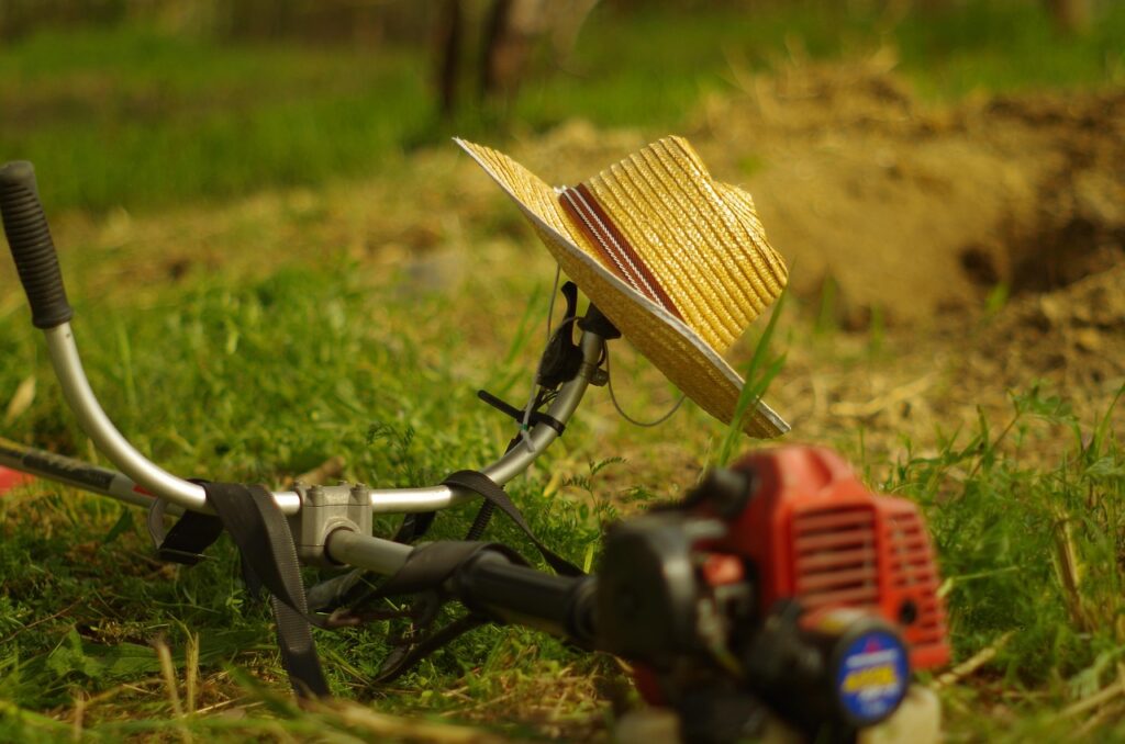 Bosmaaier voor het opkuisen van een tuin.